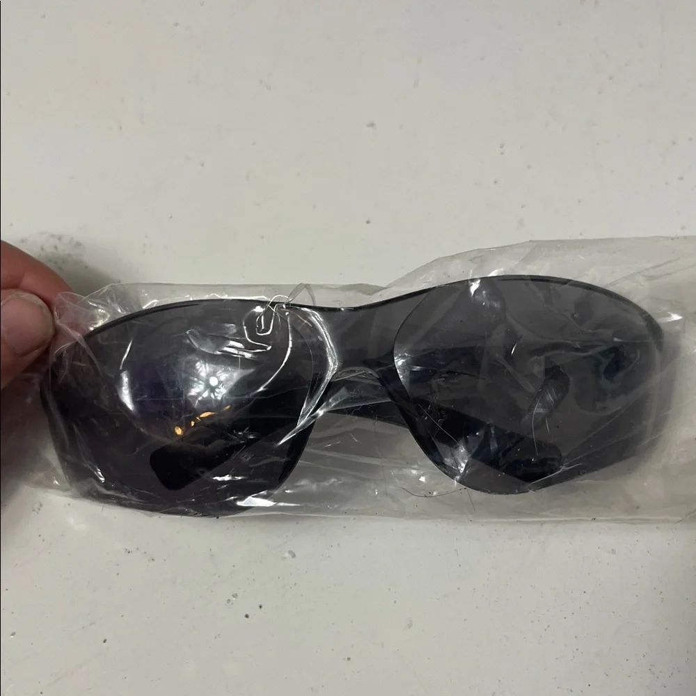 Amazon Men’s Black Plastic Thin Sunglasses Brand New